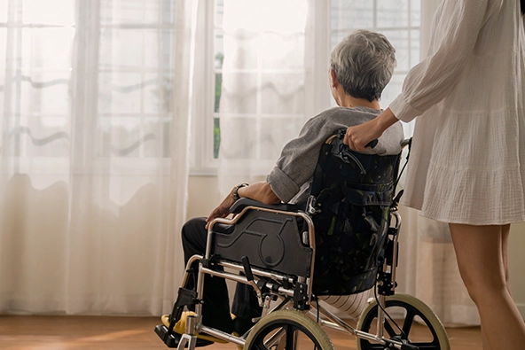 5 Signs of Elder Abuse to Watch For